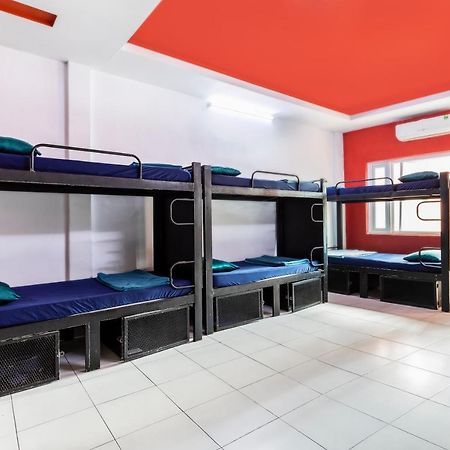 Hangout Hostel Hcm (Adults Only) Хошимин Экстерьер фото