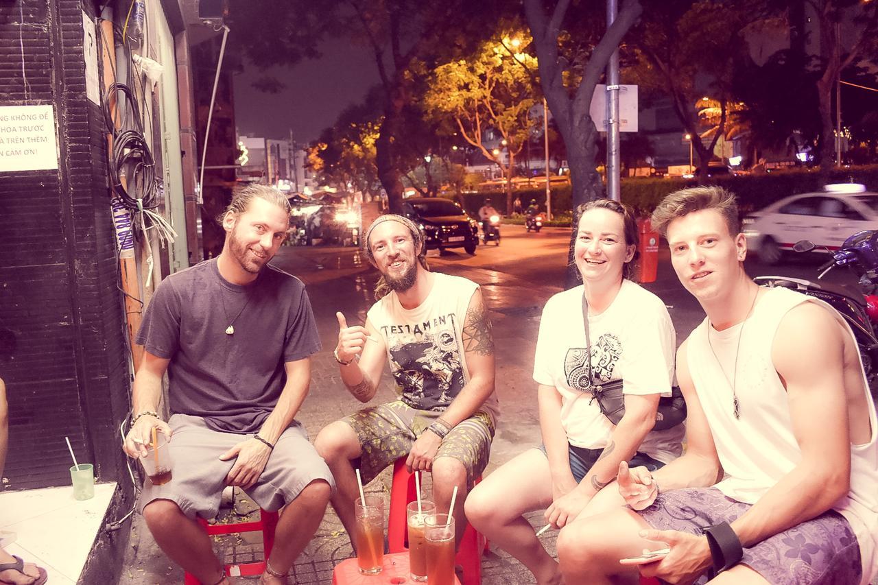 Hangout Hostel Hcm (Adults Only) Хошимин Экстерьер фото