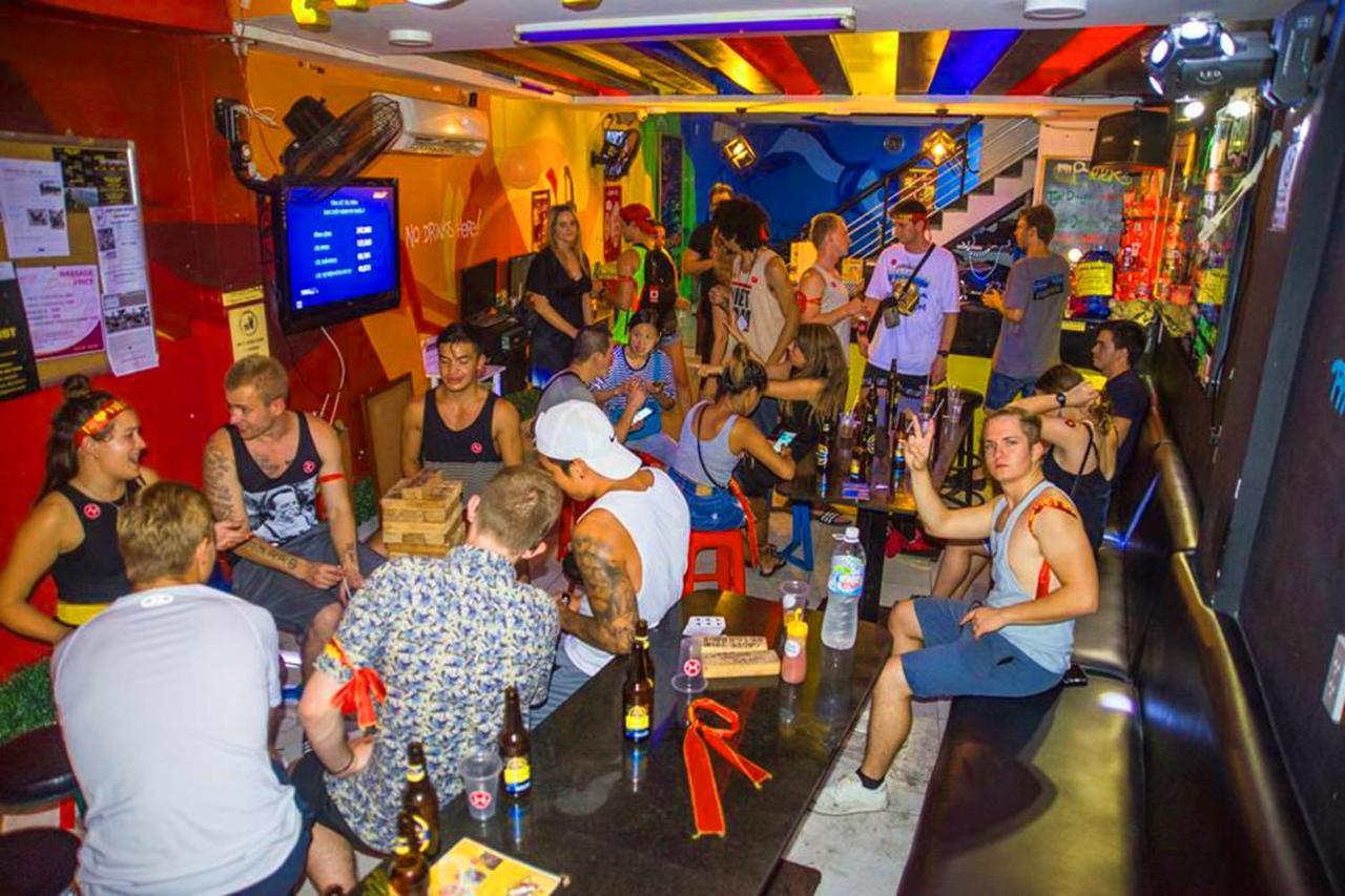Hangout Hostel Hcm (Adults Only) Хошимин Экстерьер фото