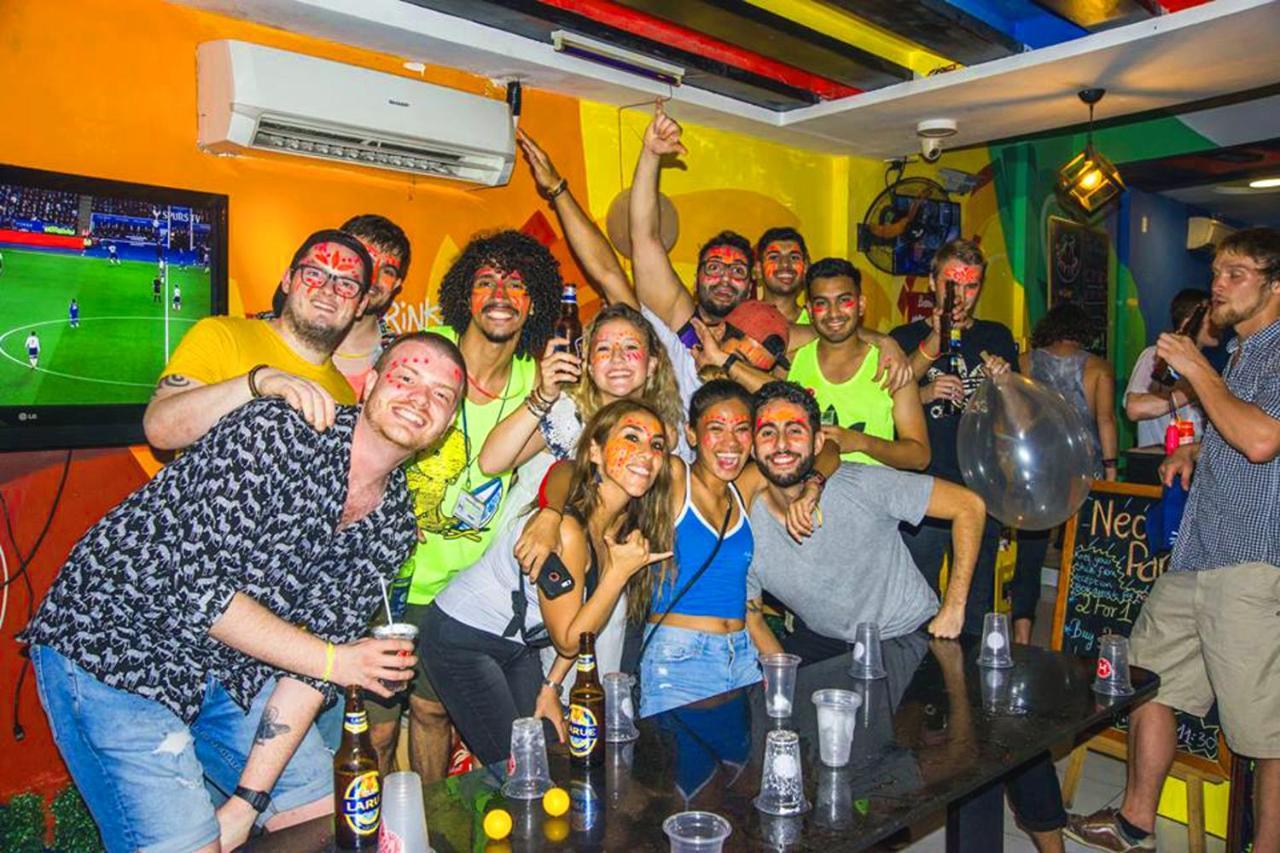 Hangout Hostel Hcm (Adults Only) Хошимин Экстерьер фото