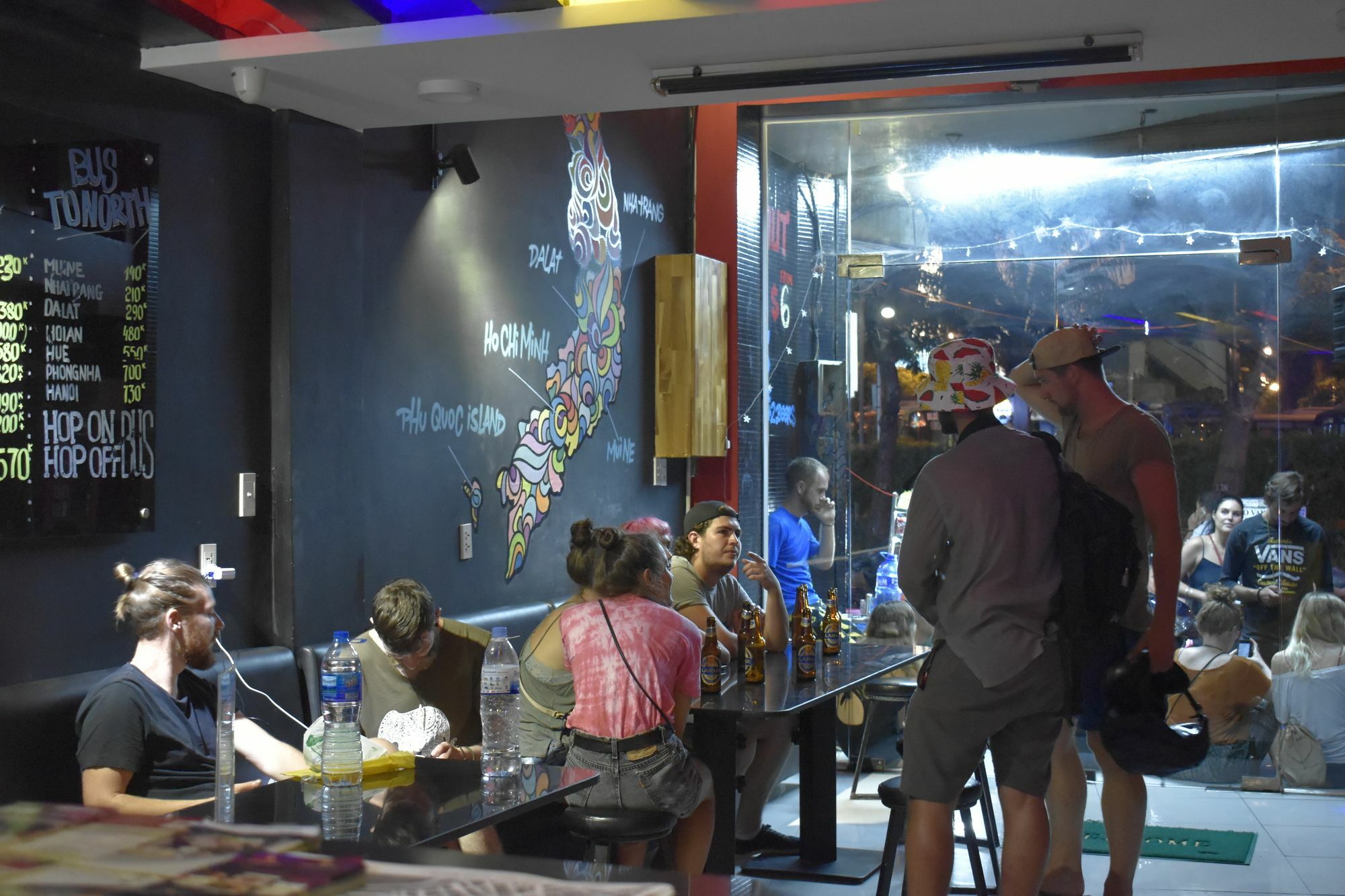Hangout Hostel Hcm (Adults Only) Хошимин Экстерьер фото