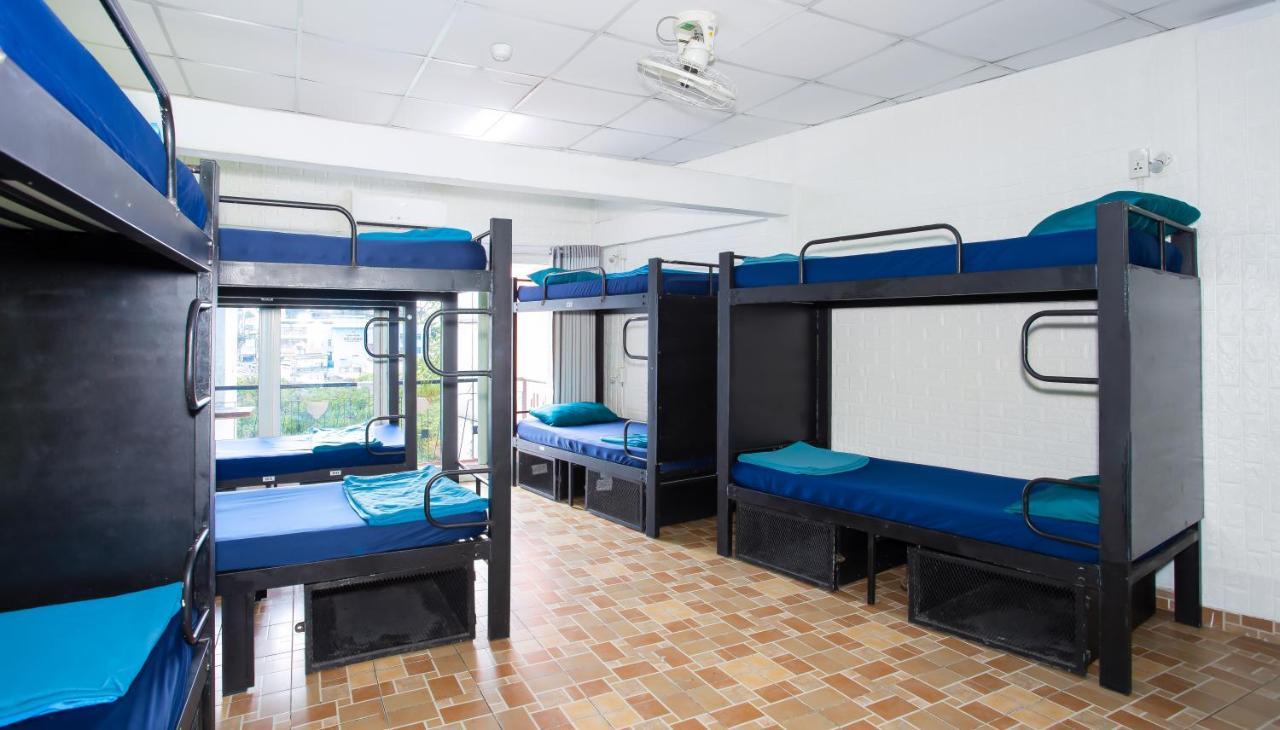 Hangout Hostel Hcm (Adults Only) Хошимин Экстерьер фото