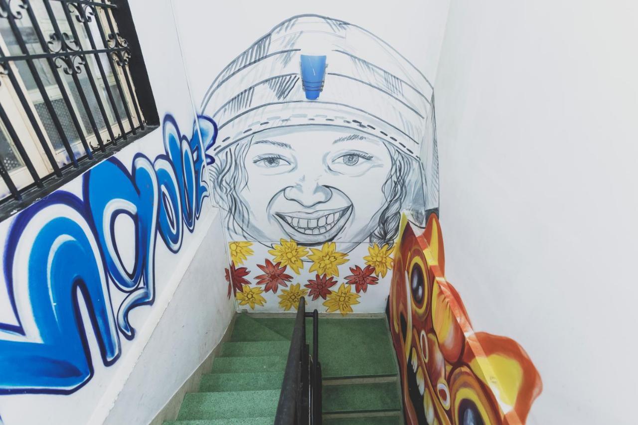 Hangout Hostel Hcm (Adults Only) Хошимин Экстерьер фото