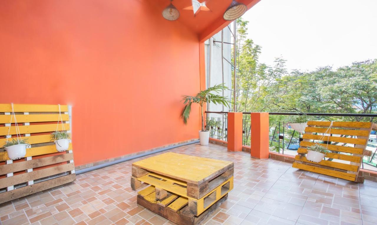 Hangout Hostel Hcm (Adults Only) Хошимин Экстерьер фото