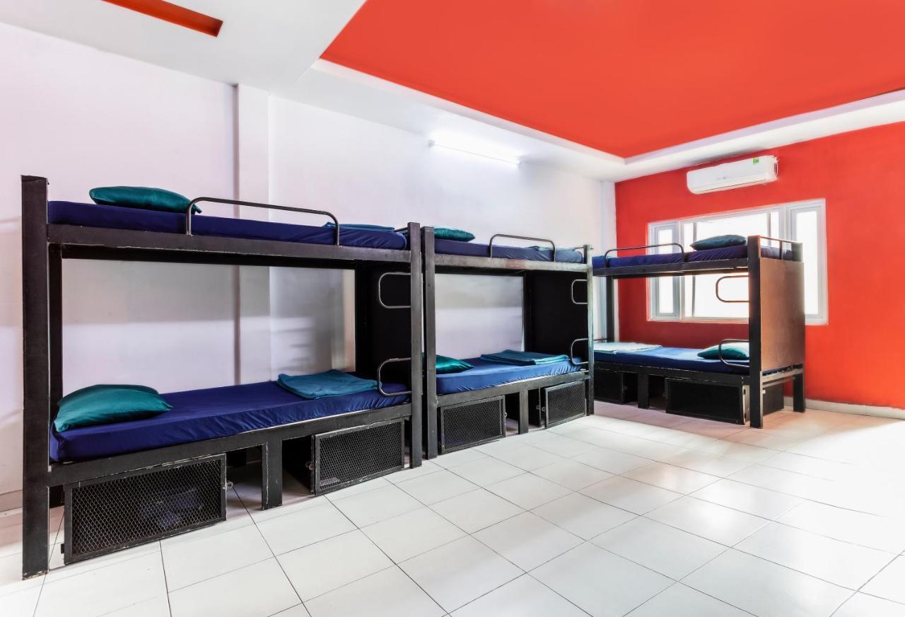 Hangout Hostel Hcm (Adults Only) Хошимин Экстерьер фото