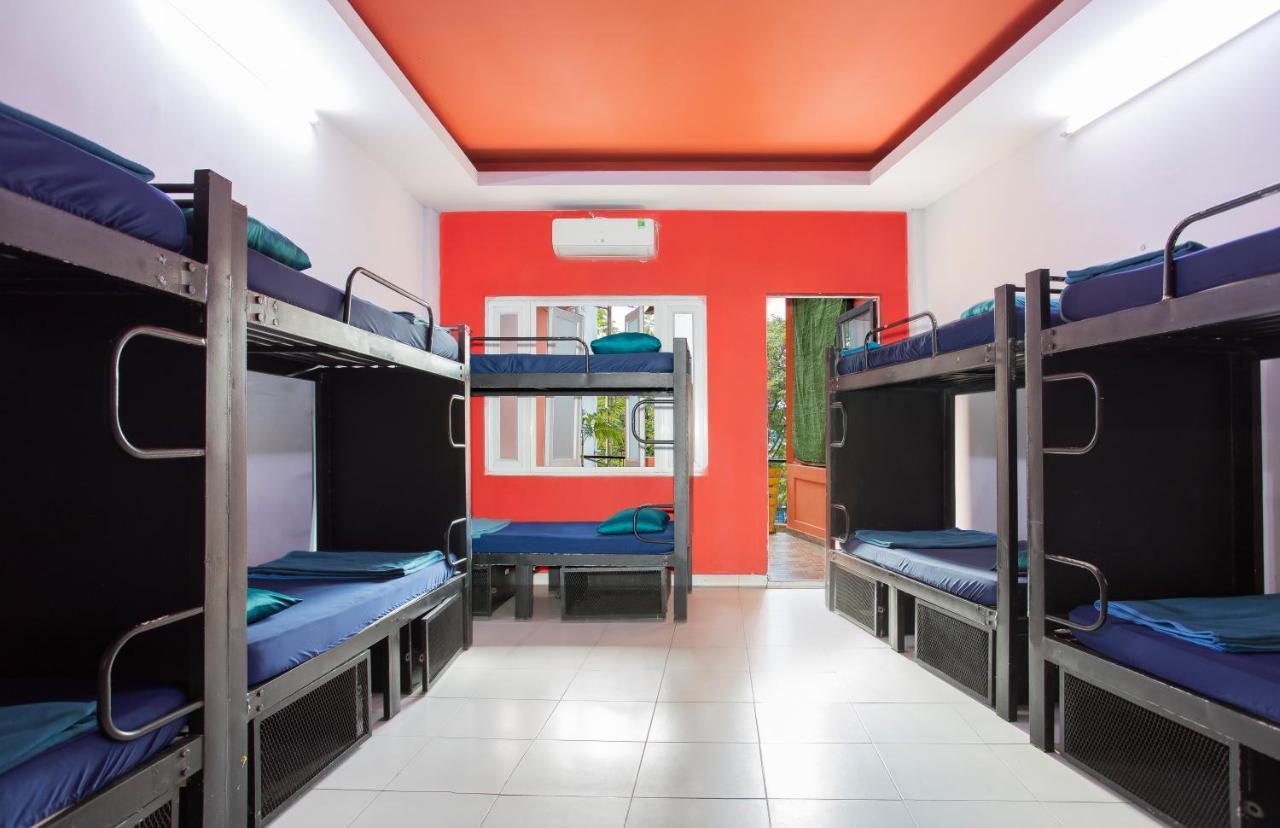 Hangout Hostel Hcm (Adults Only) Хошимин Экстерьер фото