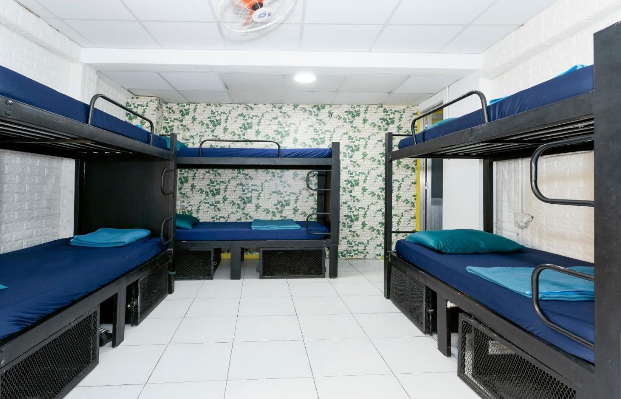 Hangout Hostel Hcm (Adults Only) Хошимин Экстерьер фото