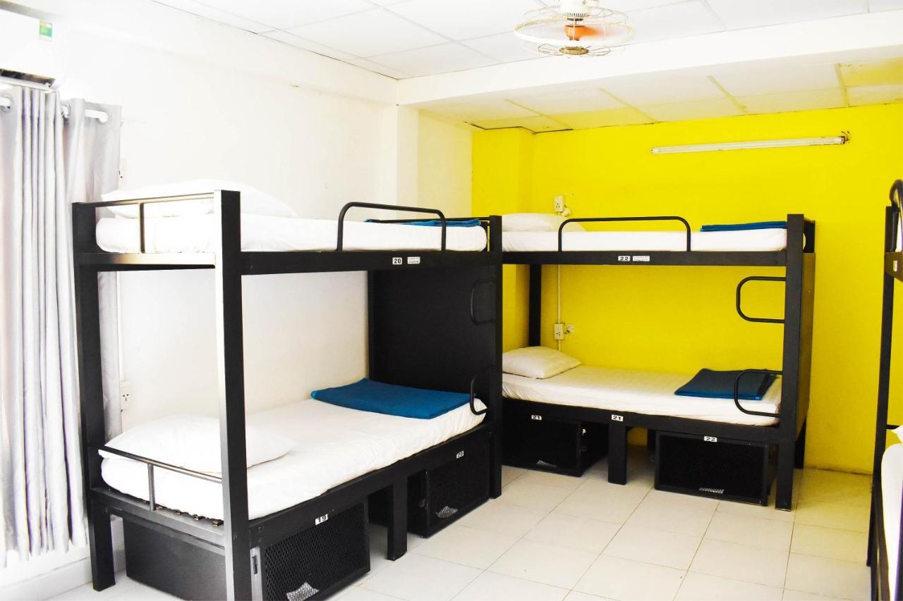 Hangout Hostel Hcm (Adults Only) Хошимин Экстерьер фото